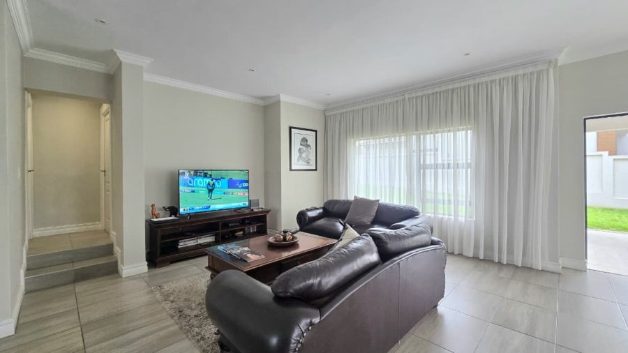 4 Bedroom Property for Sale in Blue Valley Golf Estate Gauteng
