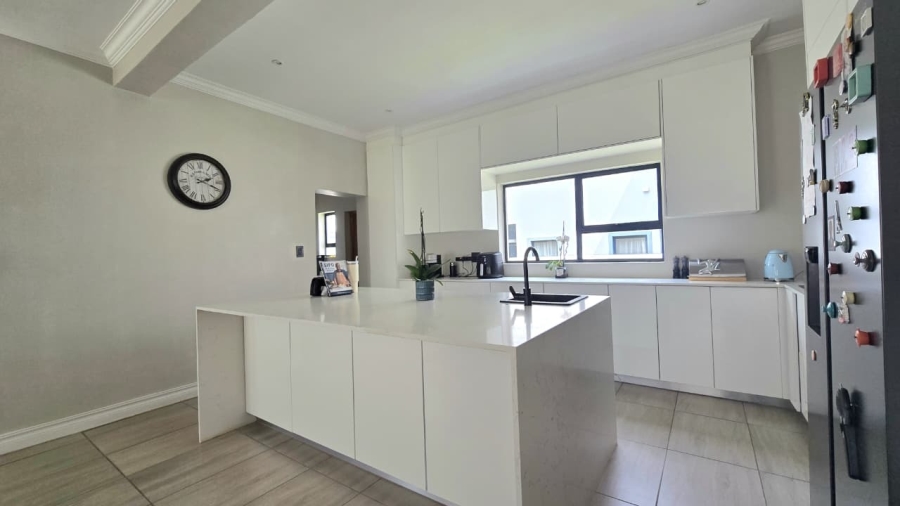 4 Bedroom Property for Sale in Blue Valley Golf Estate Gauteng