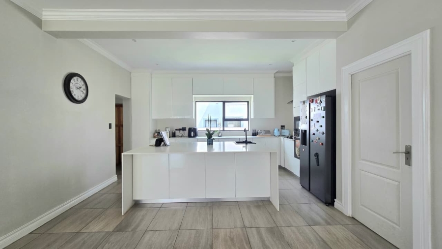 4 Bedroom Property for Sale in Blue Valley Golf Estate Gauteng