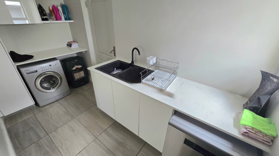 4 Bedroom Property for Sale in Blue Valley Golf Estate Gauteng