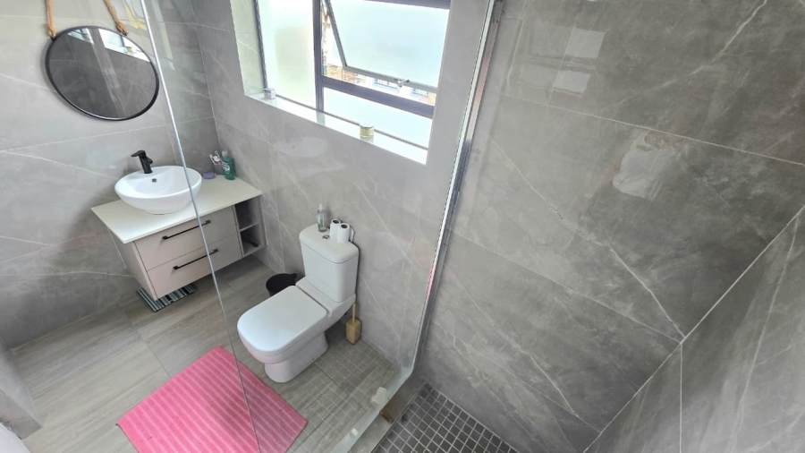 4 Bedroom Property for Sale in Blue Valley Golf Estate Gauteng