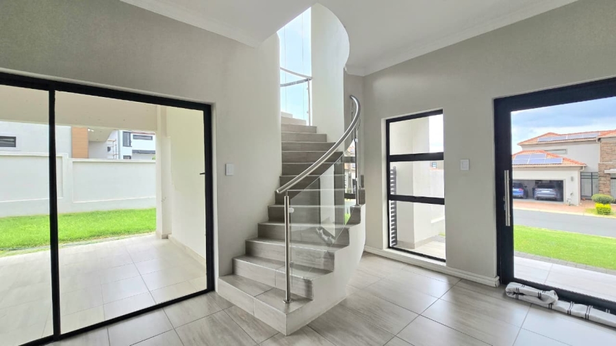 4 Bedroom Property for Sale in Blue Valley Golf Estate Gauteng