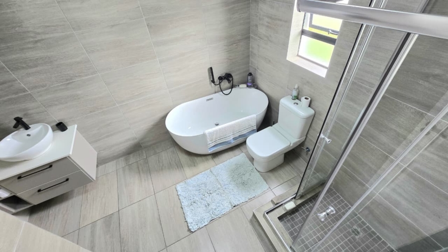 4 Bedroom Property for Sale in Blue Valley Golf Estate Gauteng