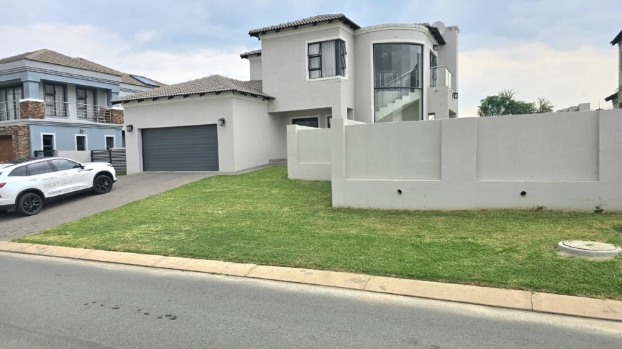 4 Bedroom Property for Sale in Blue Valley Golf Estate Gauteng