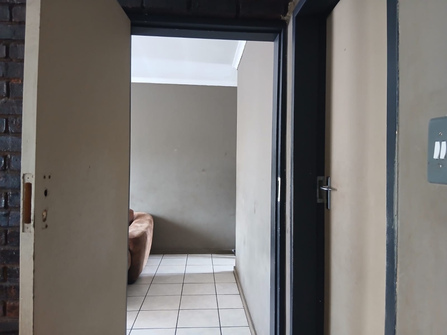 1 Bedroom Property for Sale in Pretoria West Gauteng