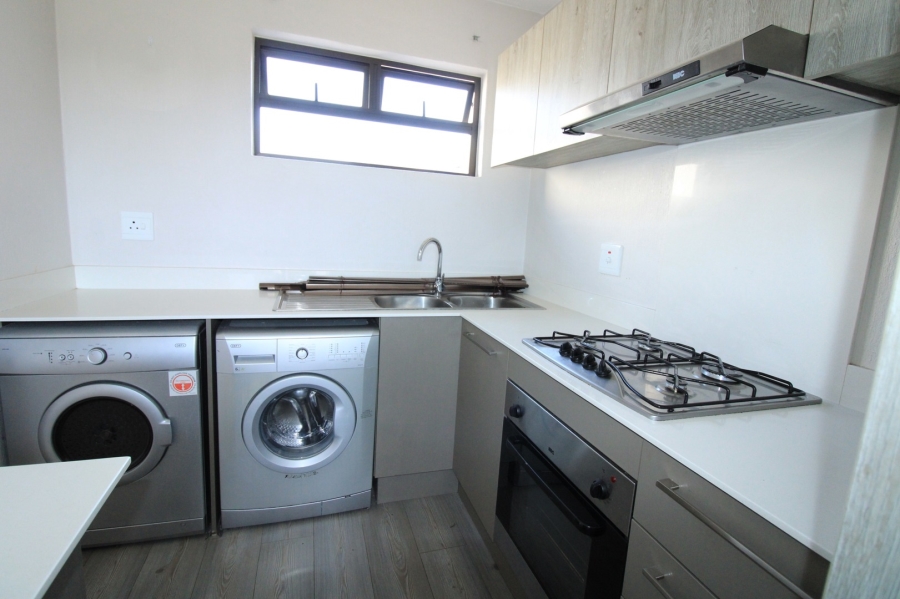 To Let 2 Bedroom Property for Rent in Broadacres Gauteng