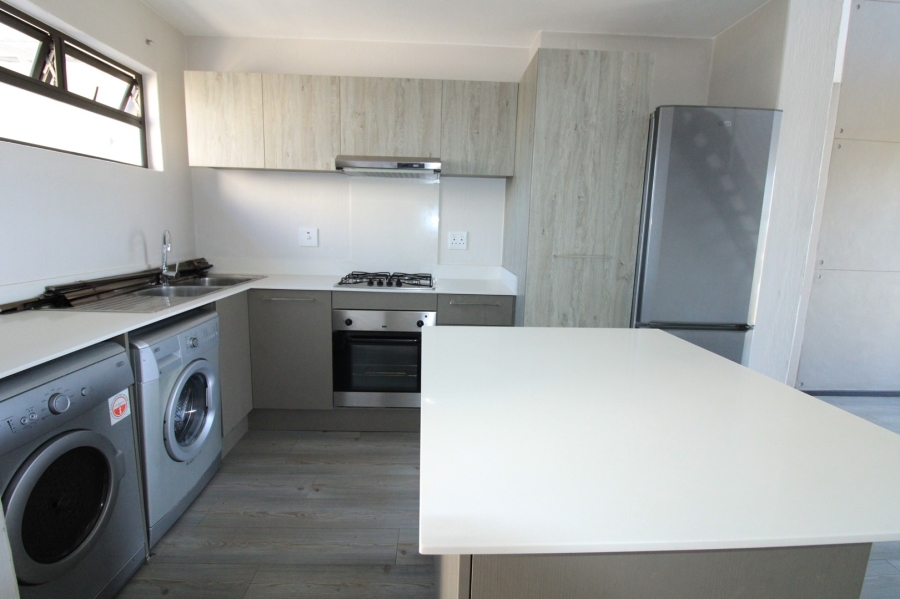 To Let 2 Bedroom Property for Rent in Broadacres Gauteng