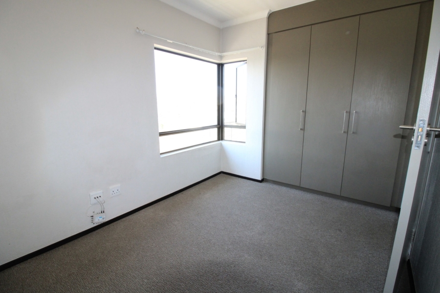 To Let 2 Bedroom Property for Rent in Broadacres Gauteng