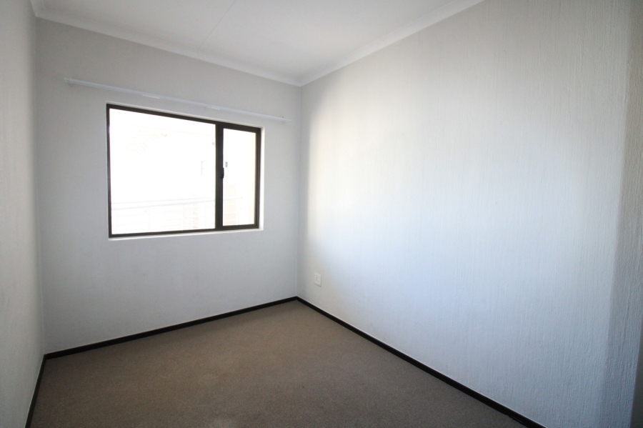 To Let 2 Bedroom Property for Rent in Broadacres Gauteng