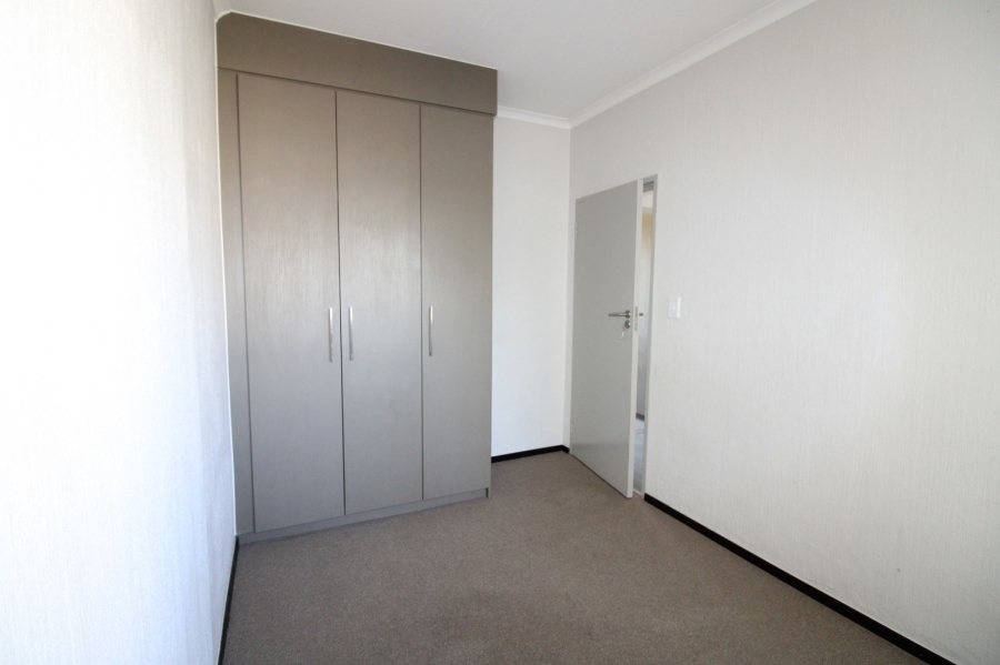 To Let 2 Bedroom Property for Rent in Broadacres Gauteng