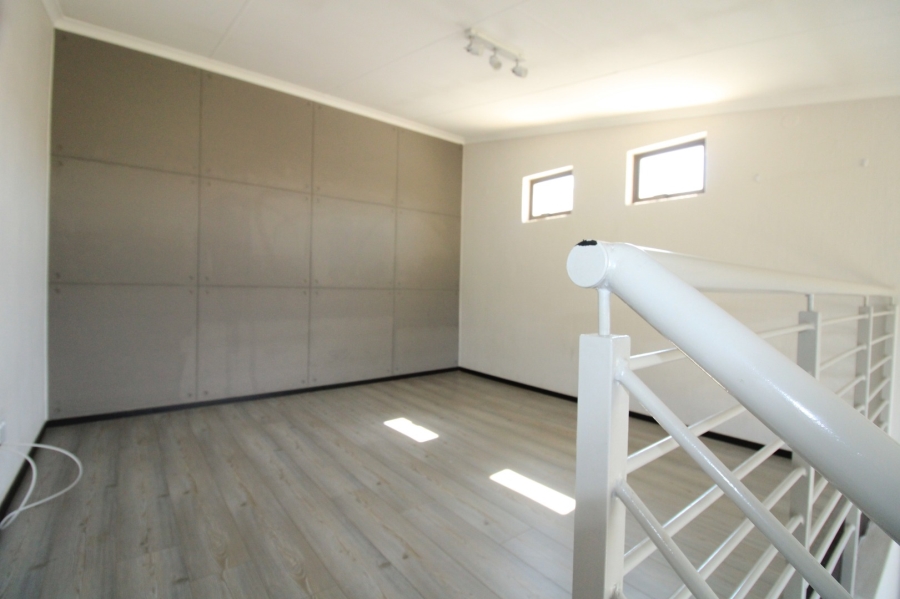 To Let 2 Bedroom Property for Rent in Broadacres Gauteng