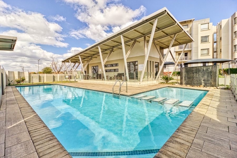 To Let 2 Bedroom Property for Rent in Broadacres Gauteng