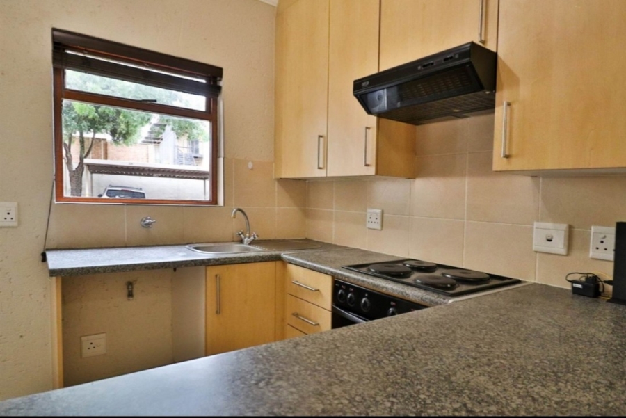 To Let 1 Bedroom Property for Rent in Lonehill Gauteng