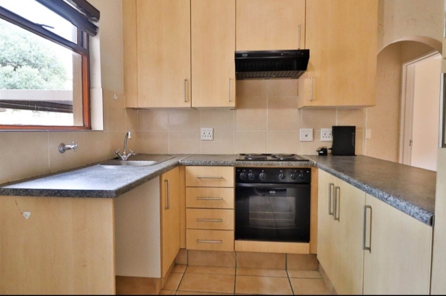 To Let 1 Bedroom Property for Rent in Lonehill Gauteng