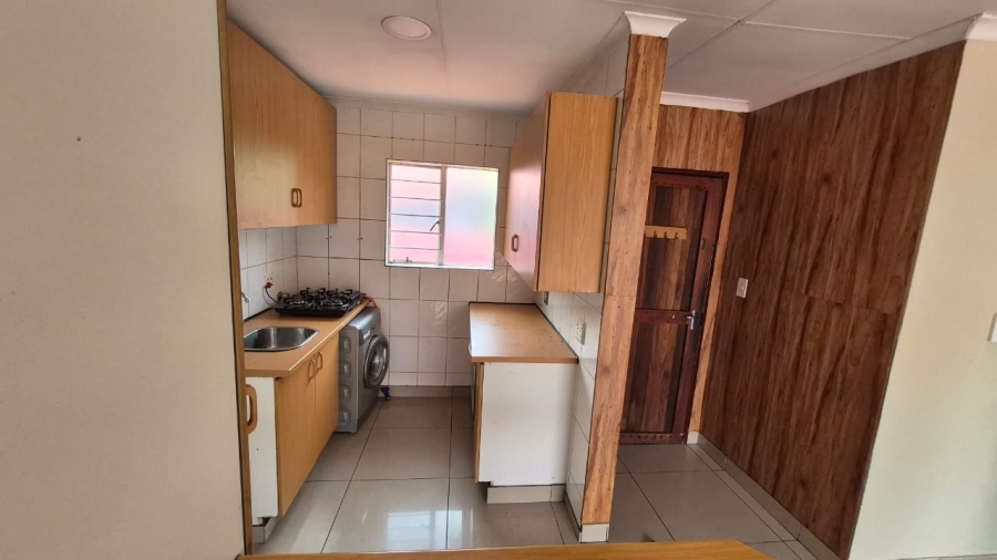 To Let 2 Bedroom Property for Rent in Rooihuiskraal North Gauteng