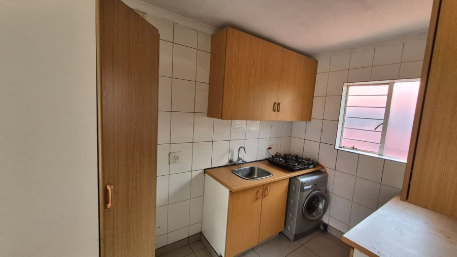 To Let 2 Bedroom Property for Rent in Rooihuiskraal North Gauteng