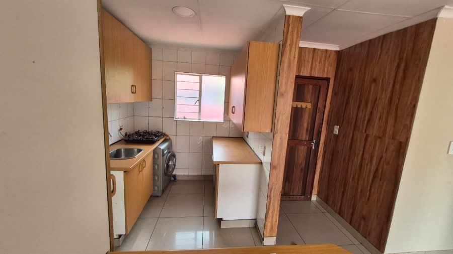 To Let 2 Bedroom Property for Rent in Rooihuiskraal North Gauteng