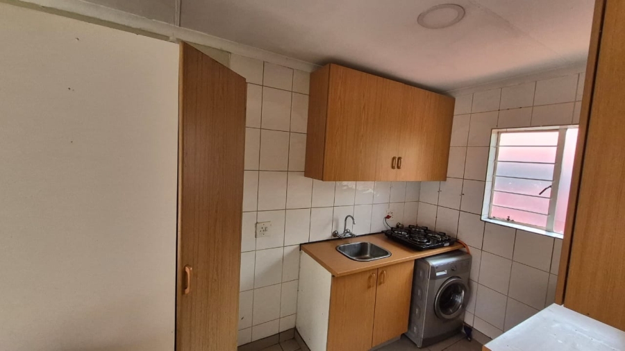 To Let 2 Bedroom Property for Rent in Rooihuiskraal North Gauteng