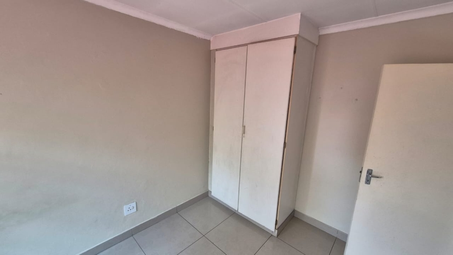 To Let 2 Bedroom Property for Rent in Rooihuiskraal North Gauteng