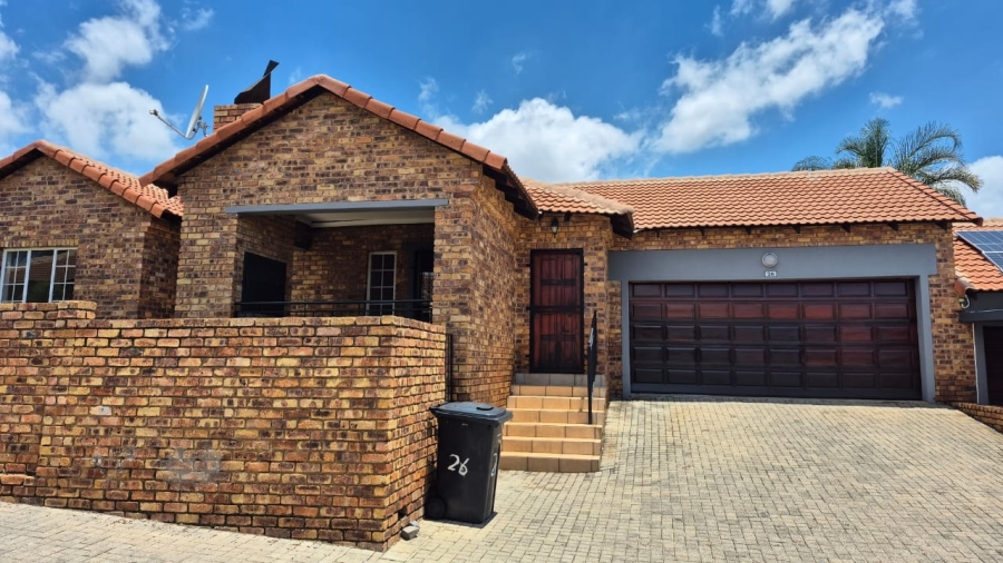 To Let 3 Bedroom Property for Rent in Amberfield Manor Gauteng