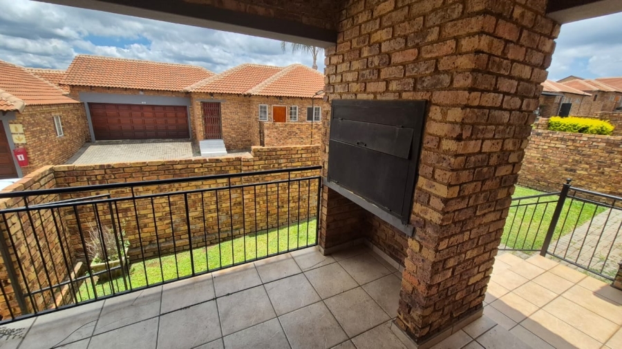 To Let 3 Bedroom Property for Rent in Amberfield Manor Gauteng