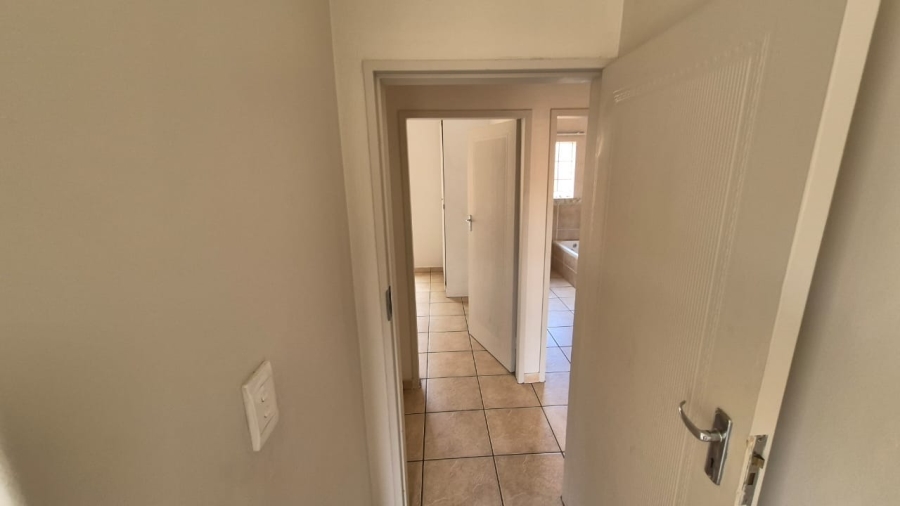 To Let 3 Bedroom Property for Rent in Amberfield Manor Gauteng