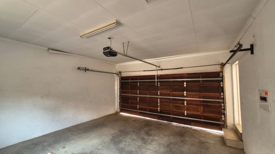 To Let 3 Bedroom Property for Rent in Amberfield Manor Gauteng