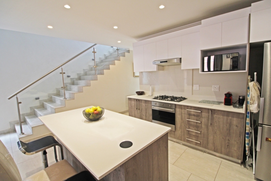 To Let 4 Bedroom Property for Rent in Bryanston Gauteng