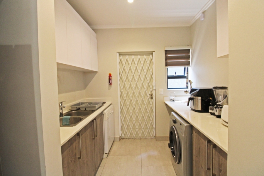 To Let 4 Bedroom Property for Rent in Bryanston Gauteng