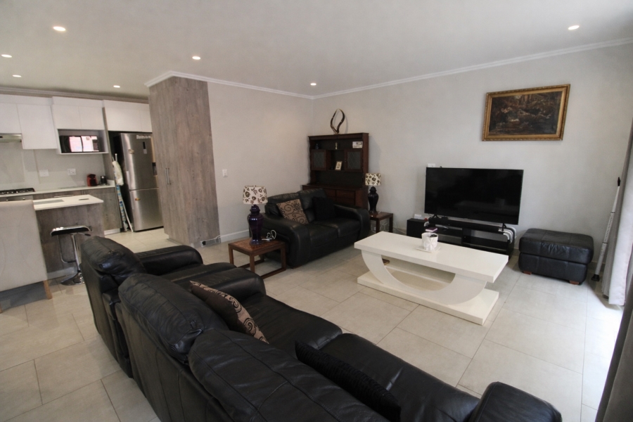 To Let 4 Bedroom Property for Rent in Bryanston Gauteng