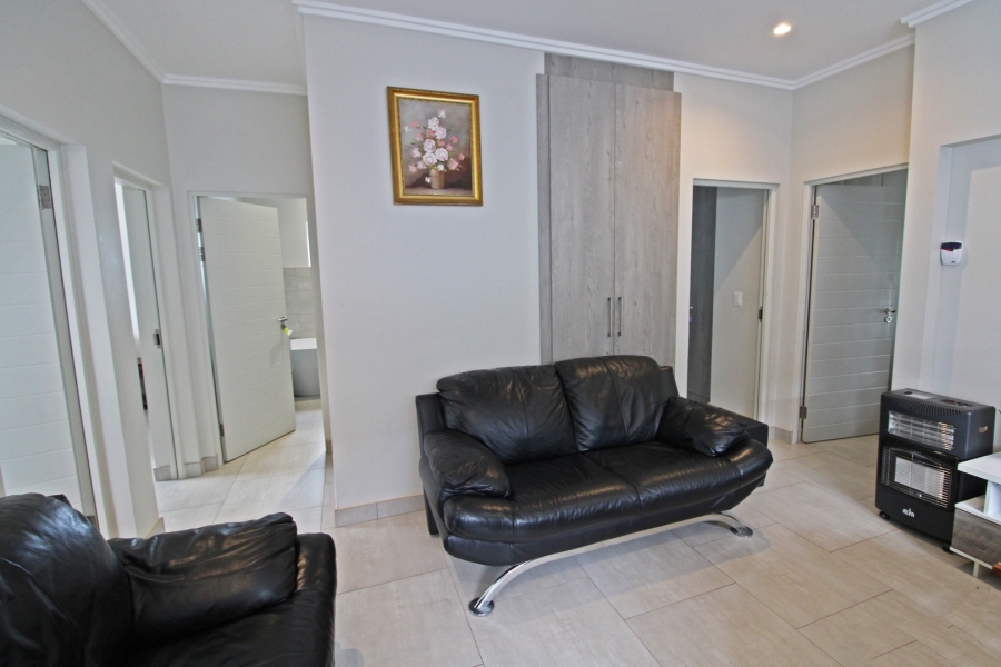 To Let 4 Bedroom Property for Rent in Bryanston Gauteng