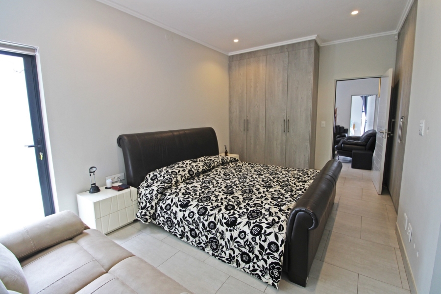 To Let 4 Bedroom Property for Rent in Bryanston Gauteng