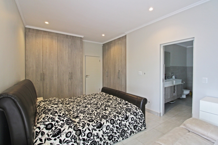 To Let 4 Bedroom Property for Rent in Bryanston Gauteng