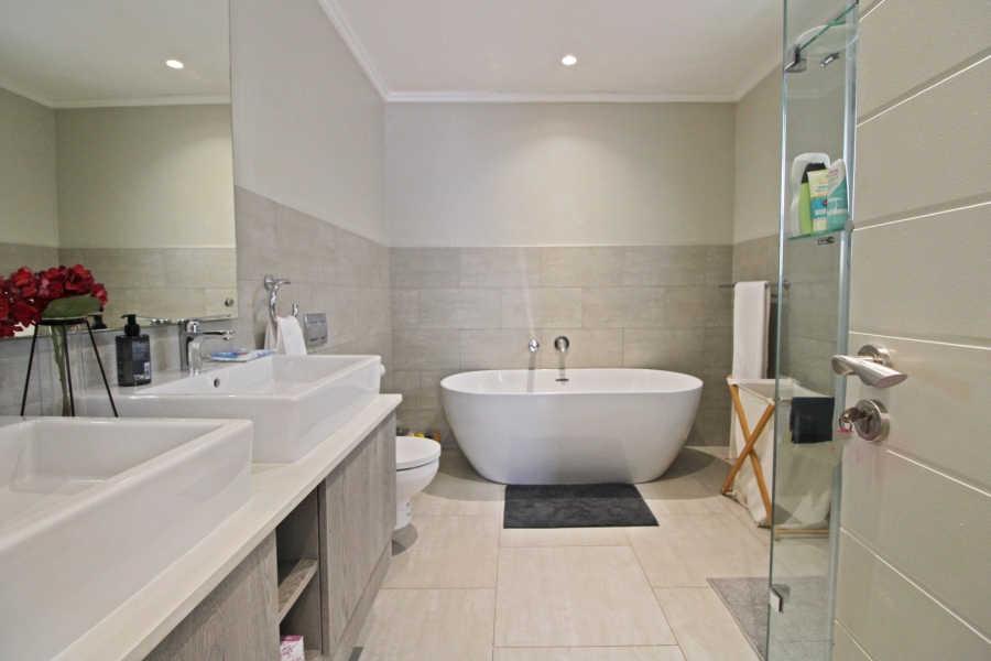 To Let 4 Bedroom Property for Rent in Bryanston Gauteng