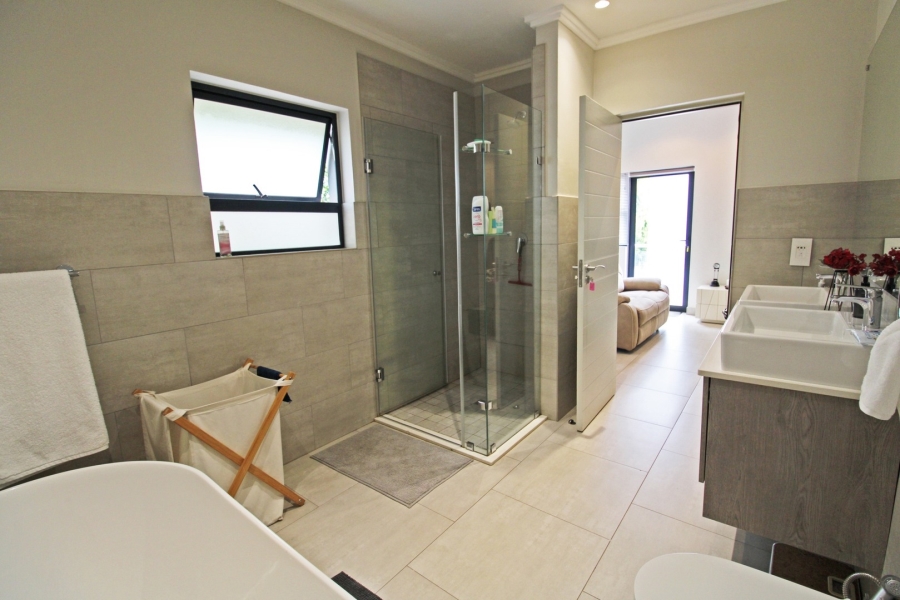 To Let 4 Bedroom Property for Rent in Bryanston Gauteng