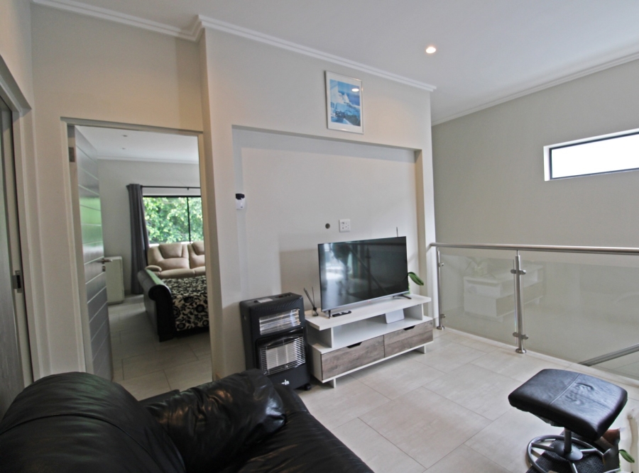 To Let 4 Bedroom Property for Rent in Bryanston Gauteng