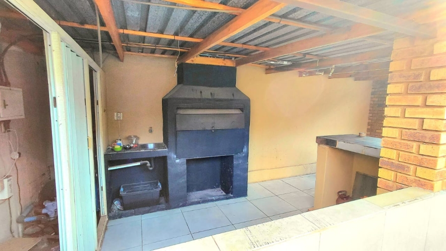 To Let 4 Bedroom Property for Rent in Wonderboom South Gauteng