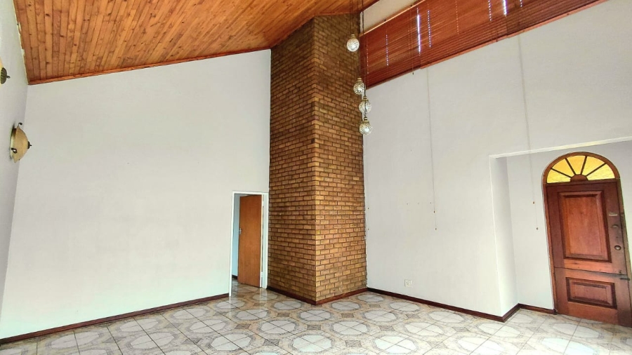 To Let 4 Bedroom Property for Rent in Wonderboom South Gauteng