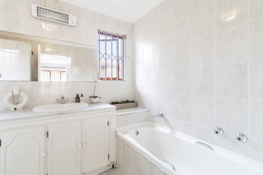 4 Bedroom Property for Sale in Douglasdale Gauteng