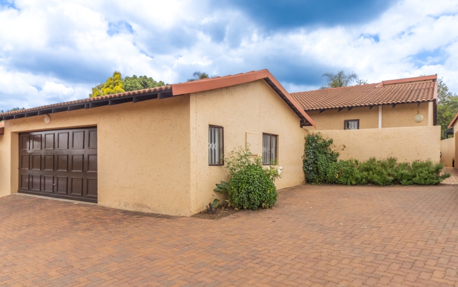 4 Bedroom Property for Sale in Douglasdale Gauteng