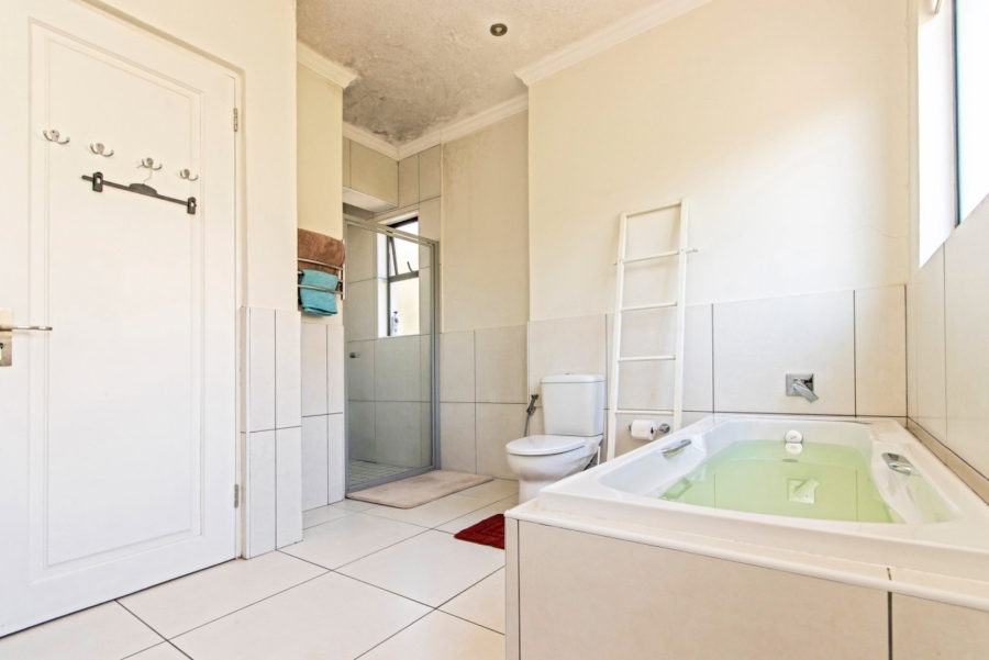 To Let 3 Bedroom Property for Rent in Helderfontein Estate Gauteng