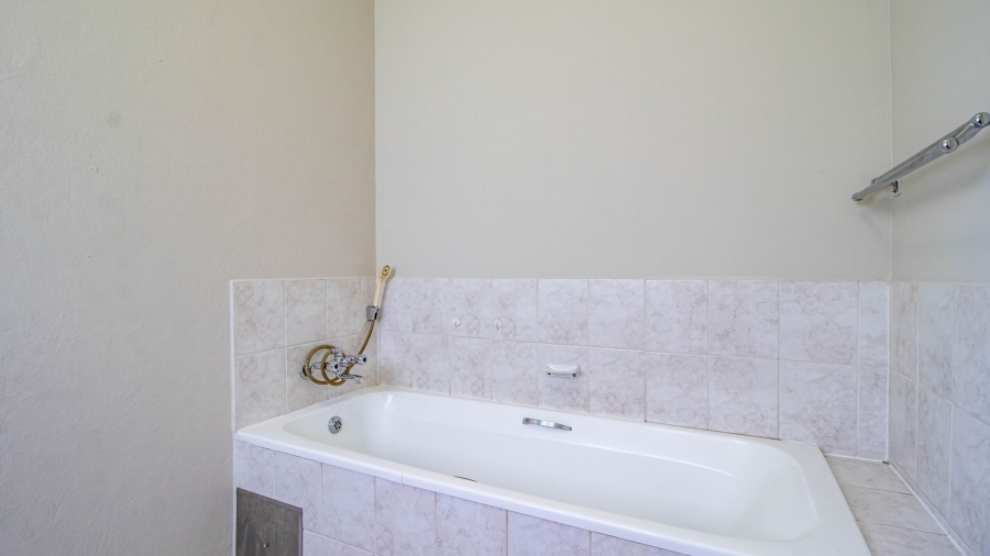 2 Bedroom Property for Sale in Brentwood Gauteng