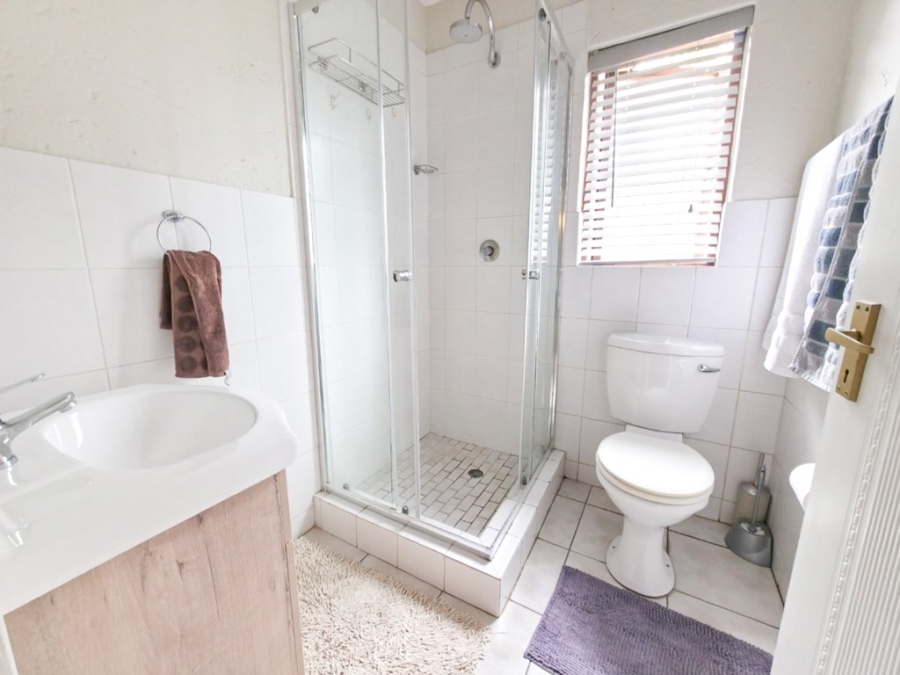 2 Bedroom Property for Sale in Lonehill Gauteng