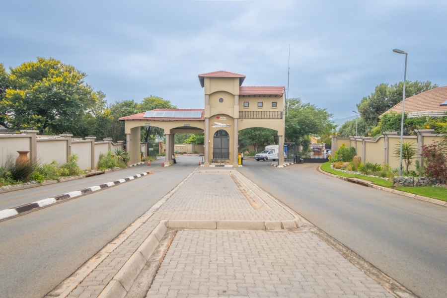 To Let 2 Bedroom Property for Rent in Homes Haven Gauteng