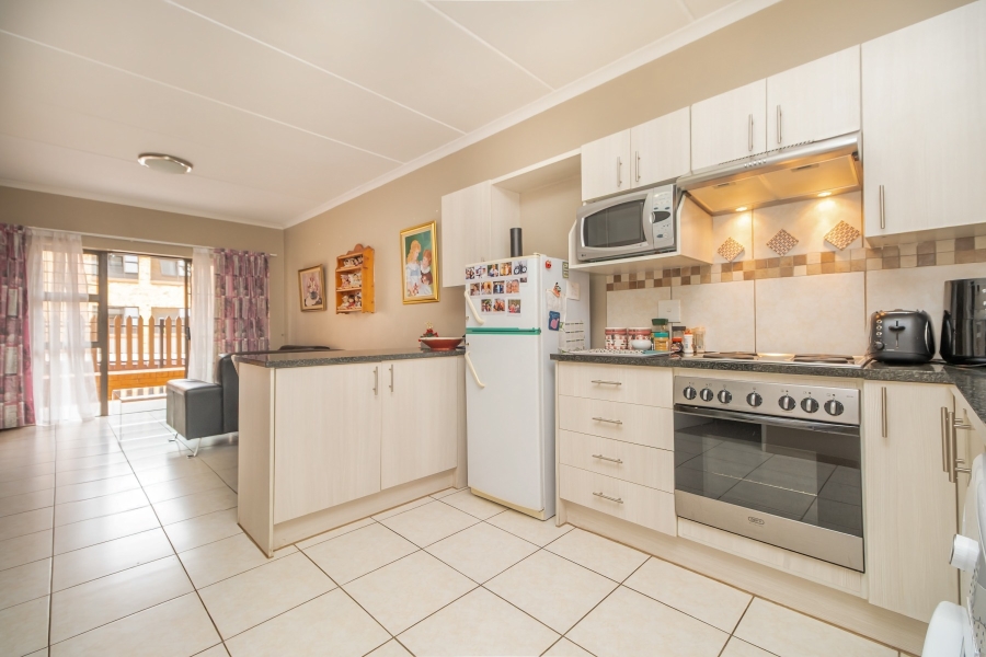 To Let 2 Bedroom Property for Rent in Homes Haven Gauteng