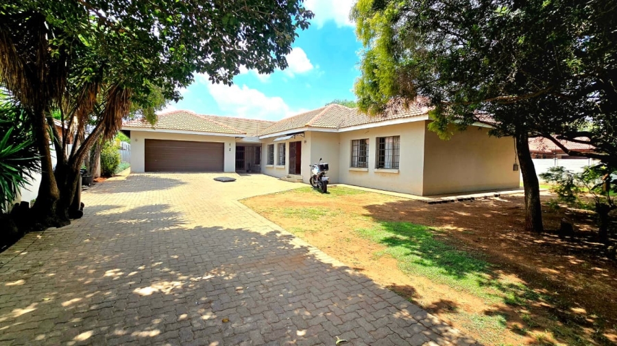 To Let 5 Bedroom Property for Rent in Wierda Park Gauteng