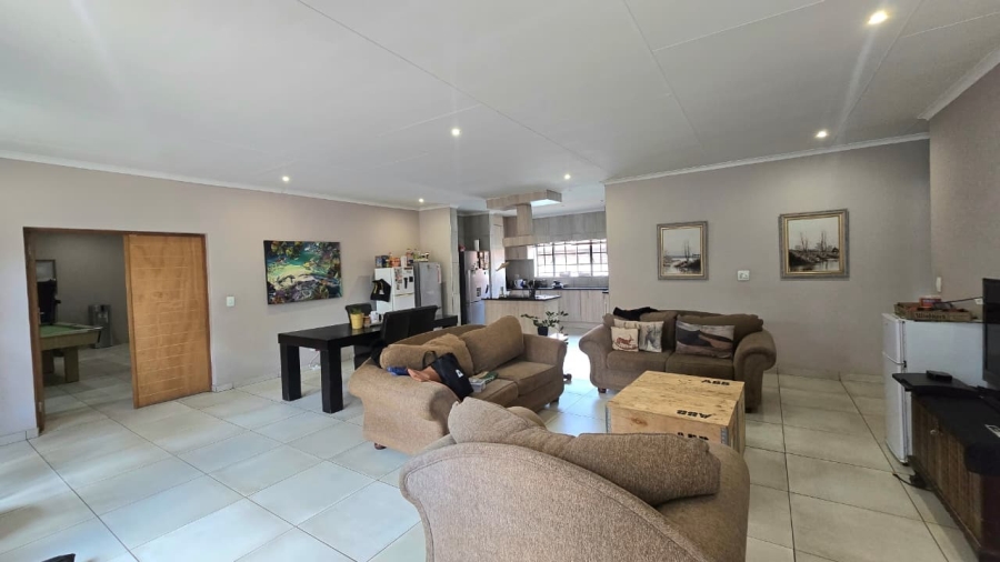 To Let 5 Bedroom Property for Rent in Wierda Park Gauteng