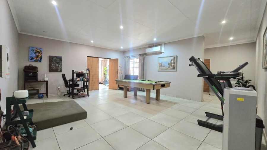 To Let 5 Bedroom Property for Rent in Wierda Park Gauteng