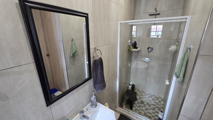 To Let 5 Bedroom Property for Rent in Wierda Park Gauteng