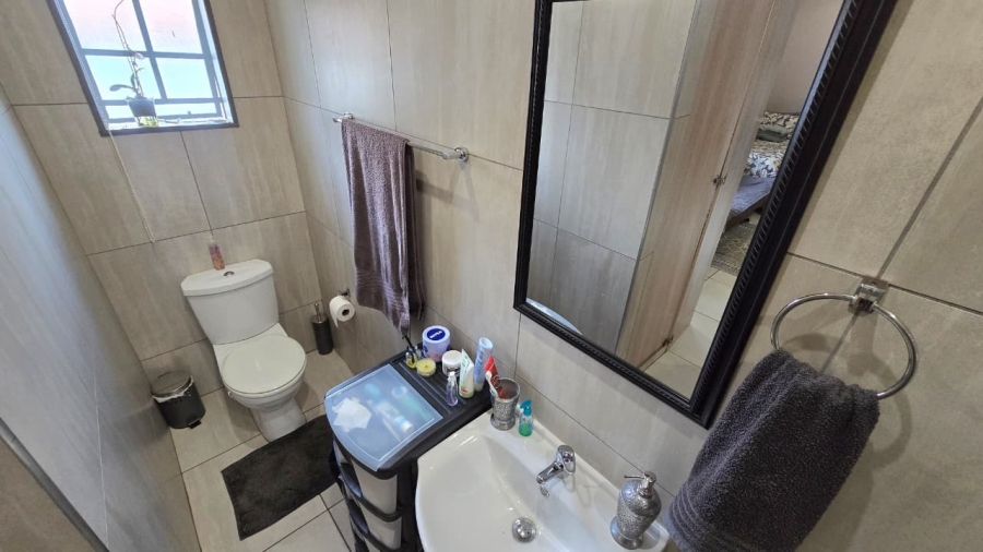 To Let 5 Bedroom Property for Rent in Wierda Park Gauteng